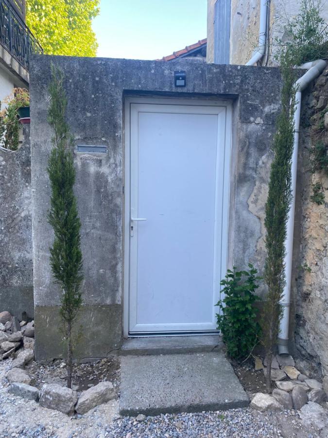 Studio Numero 3 Villeneuve-les-Avignon Exterior photo